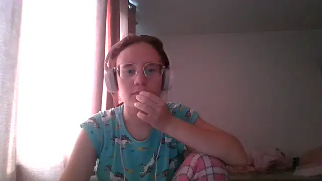 Snapshot of LuckySLove chatting on 15, 7, 2026 LuckySLove online show from 15, 7, 2026