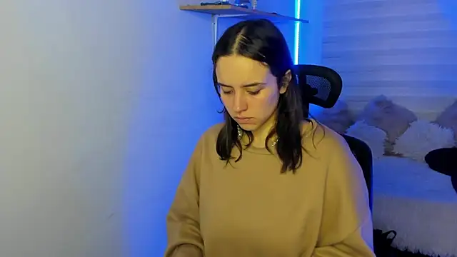 Emily Lindey online show from 2, 11, 2025