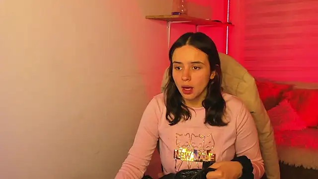 Emily Lindey online show from 10, 11, 2025