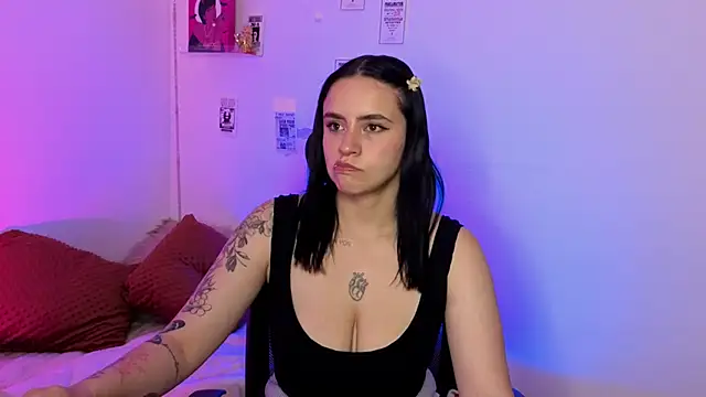 Emily Lindey online show from 23, 4, 2026