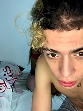 Snapshot of lily_and_wan chatting on 19, 11, 2025 lily and wan online show from 19, 11, 2025