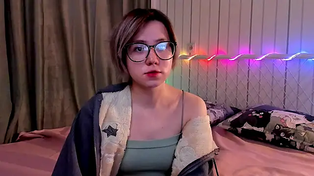 Snapshot of AlisiaEthen chatting on 23, 11, 2025 AlisiaEthen online show from 23, 11, 2025