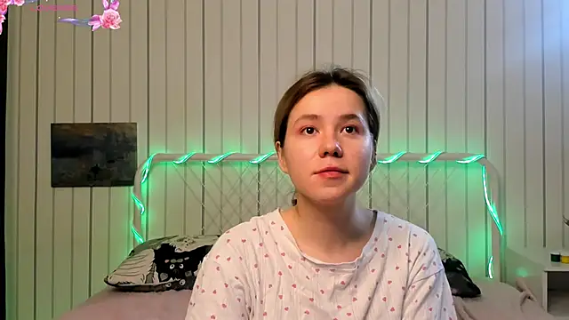 Snapshot of AlisiaEthen chatting on 1, 12, 2025 AlisiaEthen online show from 1, 12, 2025