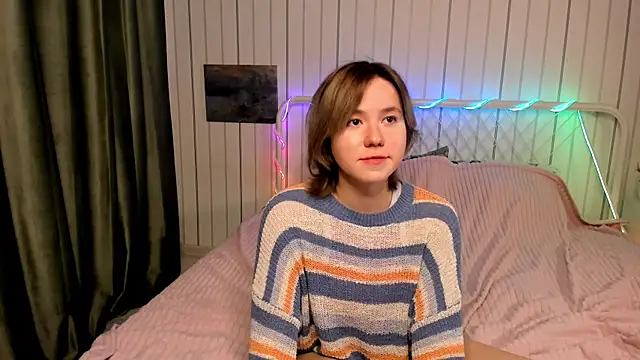 Snapshot of AlisiaEthen chatting on 4, 12, 2025 AlisiaEthen online show from 4, 12, 2025