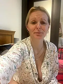 madamlillyrose online show from 4, 12, 2025