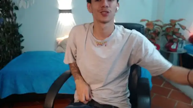 AmethystShadow17 online show from 8, 4, 2026