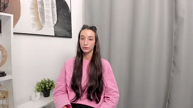 HayleySalahubdin online show from 16, 10, 2025