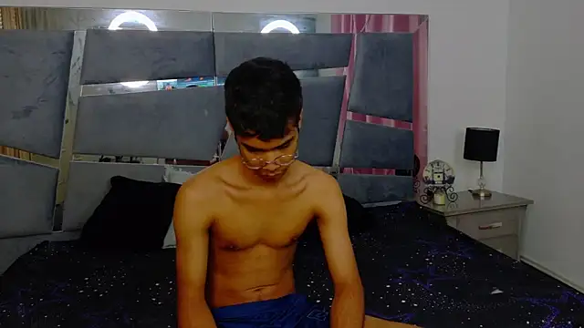 Desire4Duo online show from 28, 11, 2025