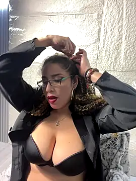 Snapshot of Yvonny27 chatting on 1, 11, 2025 Yvonny27 online show from 1, 11, 2025