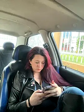 Snapshot of Zoe_fire chatting on 20, 10, 2025 Zoe fire online show from 20, 10, 2025