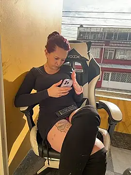 Snapshot of Zoe_fire chatting on 20, 11, 2025 Zoe fire online show from 20, 11, 2025