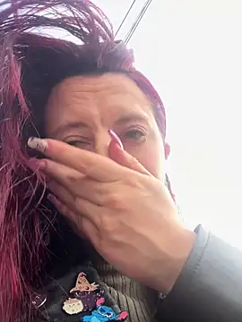 Snapshot of Zoe_fire chatting on 21, 11, 2025 Zoe fire online show from 21, 11, 2025