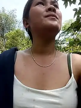 Lyssa-a online show from 5, 4, 2026