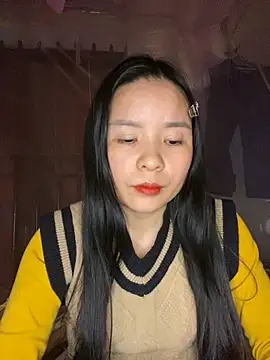 Snapshot of Listen-ly chatting on 25, 11, 2025 Listen-ly online show from 25, 11, 2025