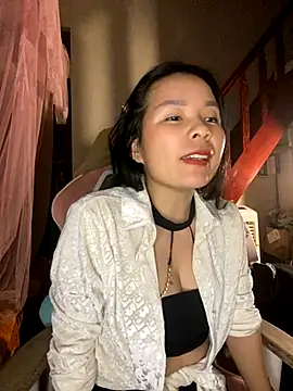 Snapshot of Listen-ly chatting on 26, 11, 2025 Listen-ly online show from 26, 11, 2025