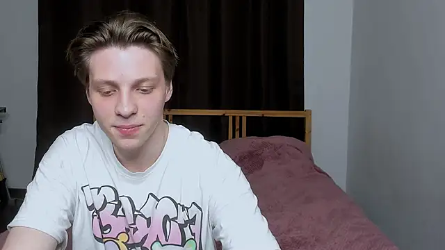 Blossomandbee online show from 4, 11, 2025