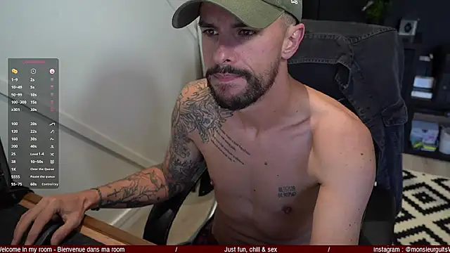Snapshot of monsieurguitsxxx chatting on 24, 10, 2025 monsieurguitsxxx online show from 24, 10, 2025