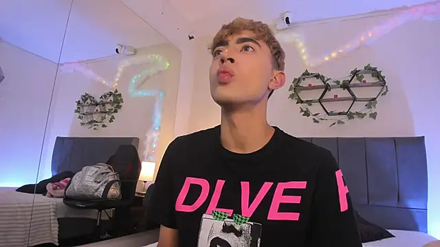 JustinCastiblanco online show from 1, 12, 2025