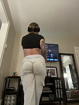 EllieELf online show from 14, 10, 2025
