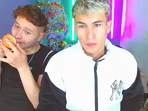 Snapshot of Latin_boysxxxx chatting on 8, 11, 2025 Latin boysxxxx online show from 8, 11, 2025