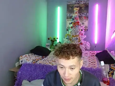 Snapshot of Latin_boysxxxx chatting on 30, 11, 2025 Latin boysxxxx online show from 30, 11, 2025