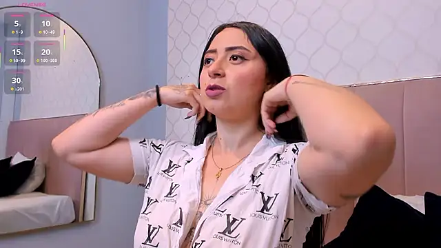 Snapshot of JuliethCruz_ chatting on 12, 3, 2026 JuliethCruz online show from 12, 3, 2026