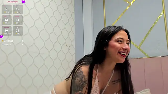 Snapshot of JuliethCruz_ chatting on 25, 5, 2026 JuliethCruz online show from 25, 5, 2026