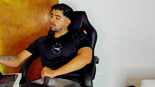 maximo black  online show from 5, 11, 2025