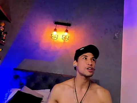 Snapshot of MaxHuston chatting on 25, 10, 2025 MaxHuston online show from 25, 10, 2025