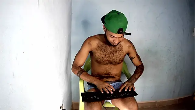 Snapshot of AXionX chatting on 18, 10, 2025 AXionX online show from 18, 10, 2025