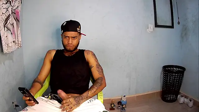 Snapshot of AXionX chatting on 23, 10, 2025 AXionX online show from 23, 10, 2025