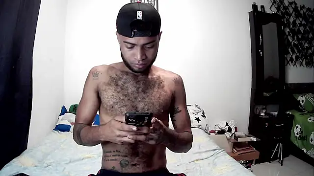 Snapshot of AXionX chatting on 29, 10, 2025 AXionX online show from 29, 10, 2025