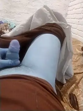 Snapshot of Caramelozx chatting on 15, 10, 2025 Caramelozx online show from 15, 10, 2025