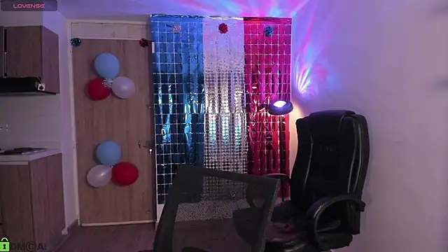 Snapshot of Mikeyvioleta_ chatting on 17, 7, 2026 Mikeyvioleta online show from 17, 7, 2026