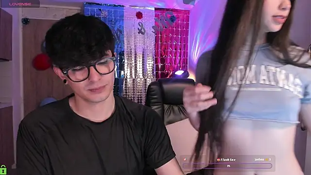 Snapshot of Mikeyvioleta_ chatting on 25, 7, 2026 Mikeyvioleta online show from 25, 7, 2026