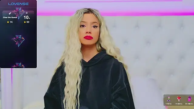 Snapshot of AriannaSins chatting on 9, 1, 2025 AriannaSins online show from 9, 1, 2025