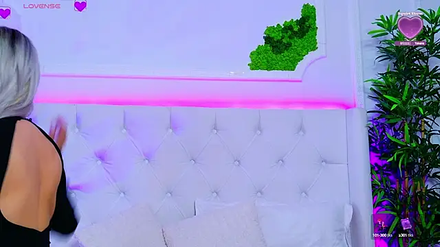 Snapshot of AriannaSins chatting on 16, 10, 2025 AriannaSins online show from 16, 10, 2025