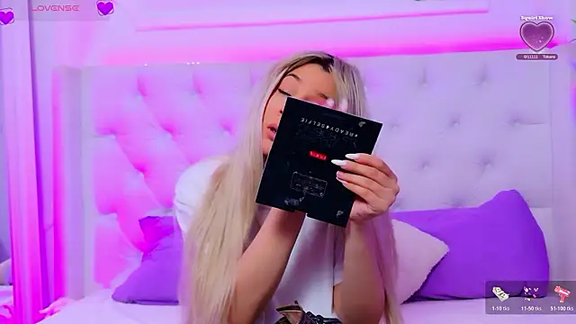 Snapshot of AriannaSins chatting on 19, 3, 2026 AriannaSins online show from 19, 3, 2026