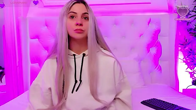 Snapshot of AriannaSins chatting on 2, 4, 2026 AriannaSins online show from 2, 4, 2026