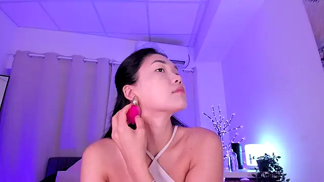 Snapshot of Divine_Madeleine chatting on 16, 7, 2026 Divine Madeleine online show from 16, 7, 2026