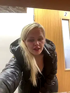 CherryXOX- online show from 27, 10, 2025