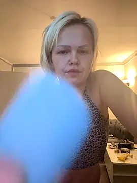 CherryXOX- online show from 28, 10, 2025