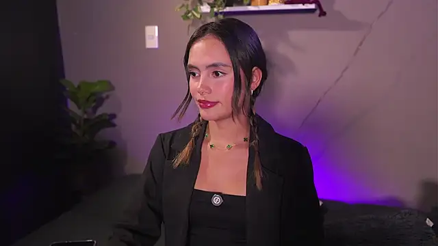 Snapshot of adahara_miller17 chatting on 4, 12, 2025 adahara miller17 online show from 4, 12, 2025