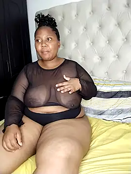 Snapshot of Bigbootyposh chatting on 15, 10, 2025 Bigbootyposh online show from 15, 10, 2025