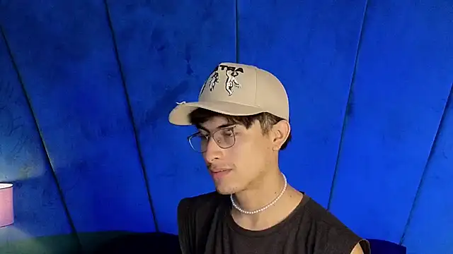 Aaron Eze online show from 28, 10, 2025