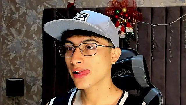 Aaron Eze online show from 21, 12, 2025