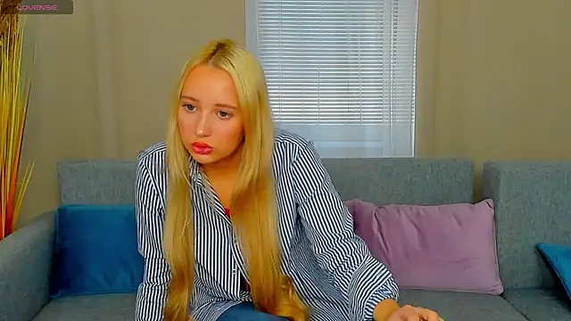 Snapshot of AuroraSkyee chatting on 30, 10, 2025 AuroraSkyee online show from 30, 10, 2025