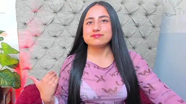 Samanta Fischer online show from 1, 11, 2025