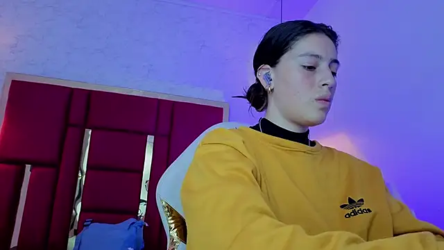 moon winy online show from 31, 3, 2026