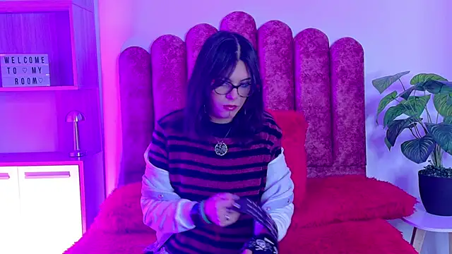 Lullaby Charade online show from 19, 11, 2025